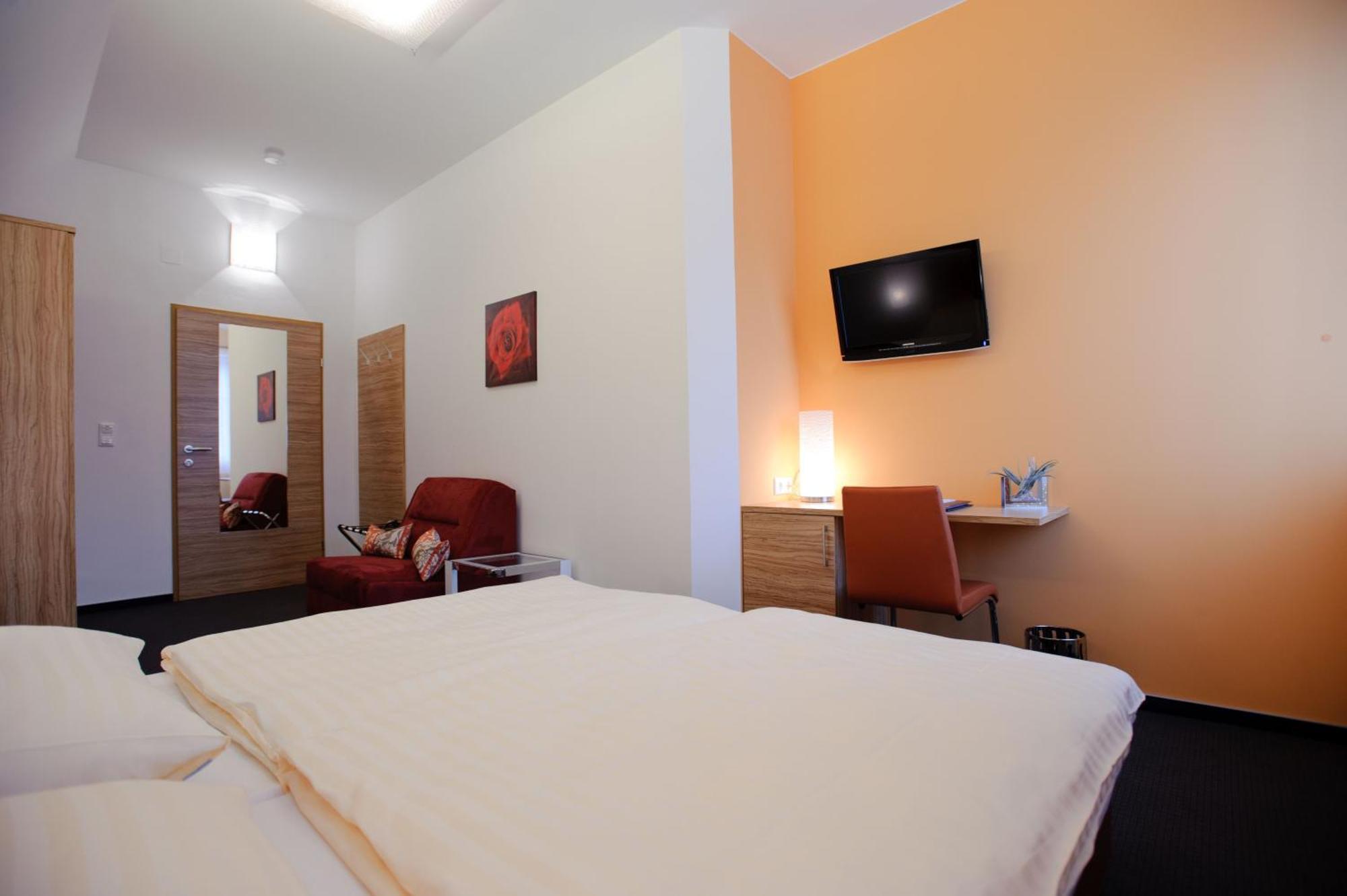 Villa Nova - Hotel Garni Вайдхофен-ан-дер-Ибс Экстерьер фото